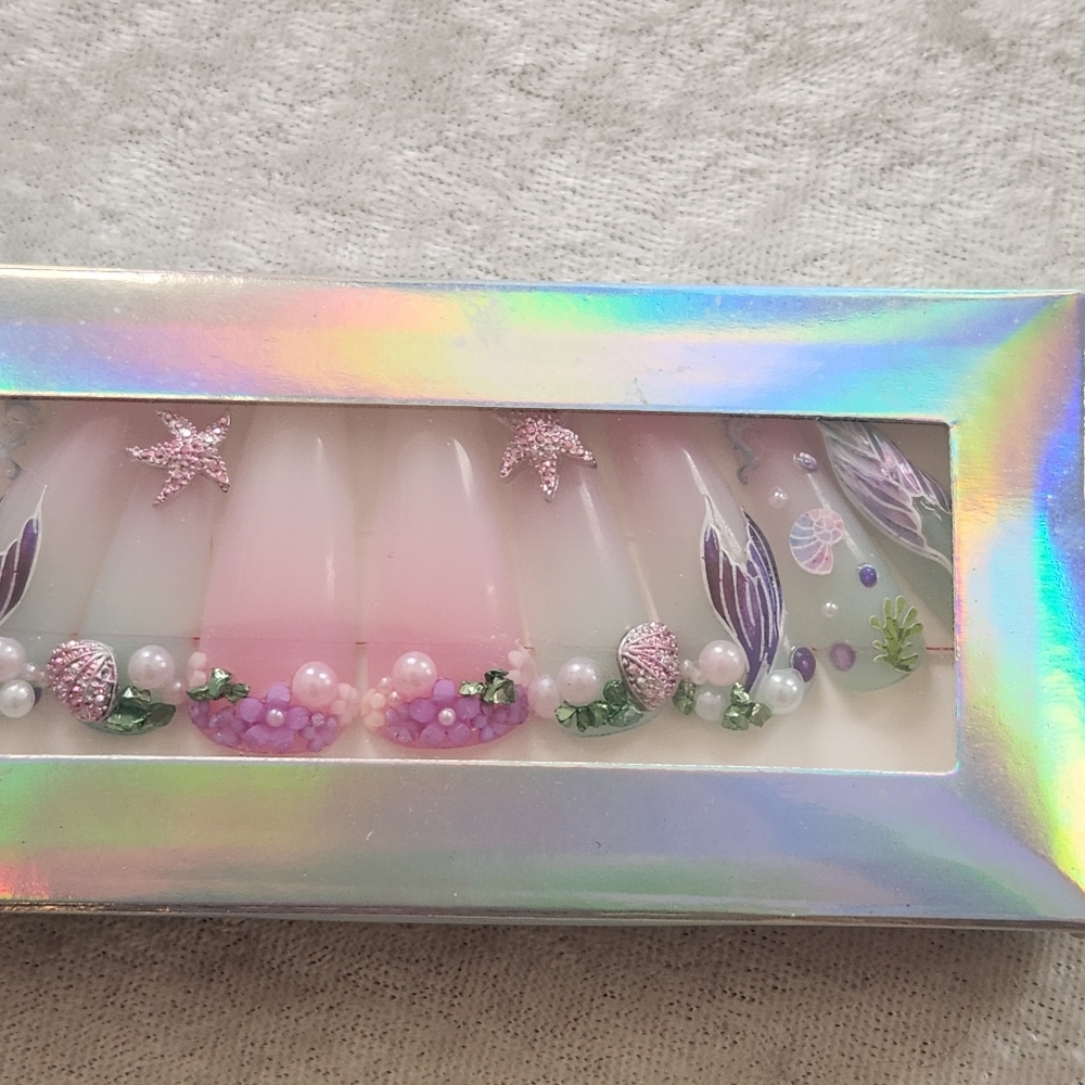 New 3D Press-on Nails - Picture 3 of 6